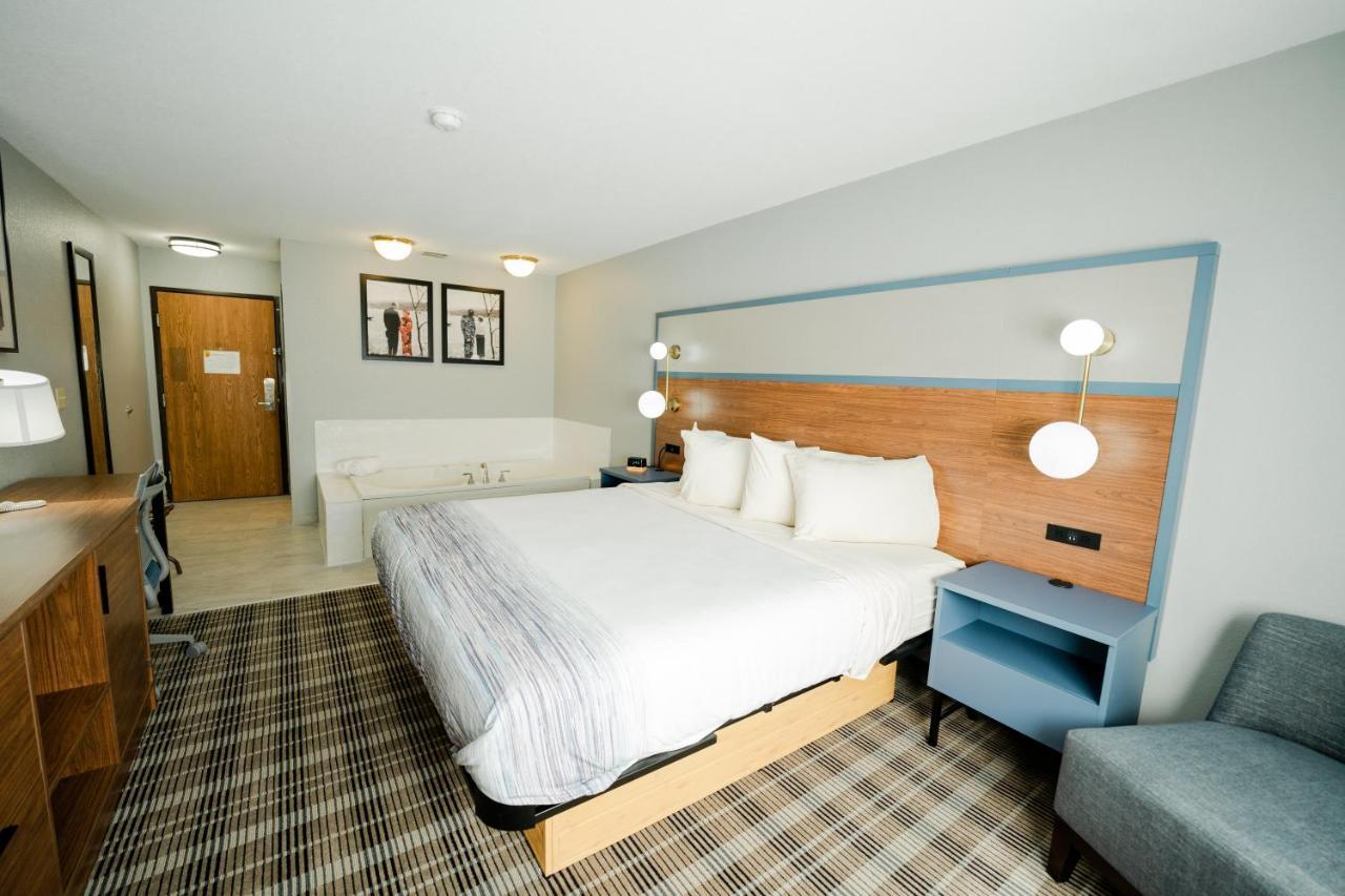 Americinn By Wyndham Tomahawk Extérieur photo