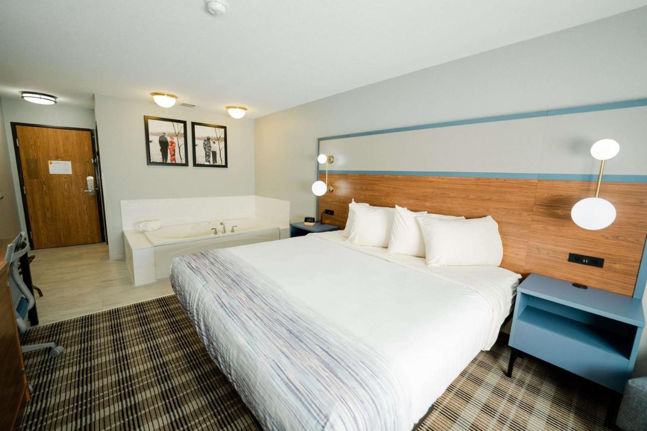 Americinn By Wyndham Tomahawk Extérieur photo