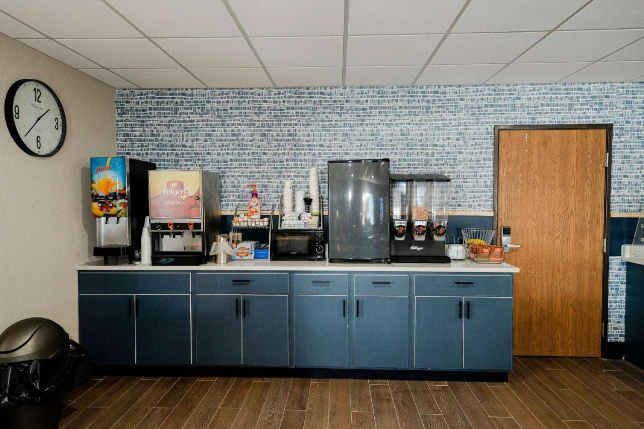Americinn By Wyndham Tomahawk Extérieur photo