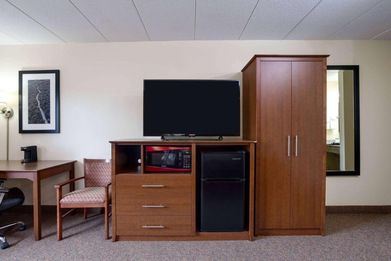 Americinn By Wyndham Tomahawk Extérieur photo